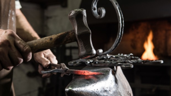 Besi Tuang dan Besi Tempa-1 Rojo Besi